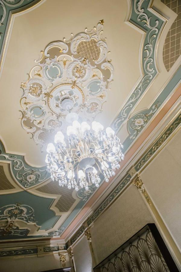 ולנסיה Myr Palacio Vallier מראה חיצוני תמונה Ceiling of the ballroom